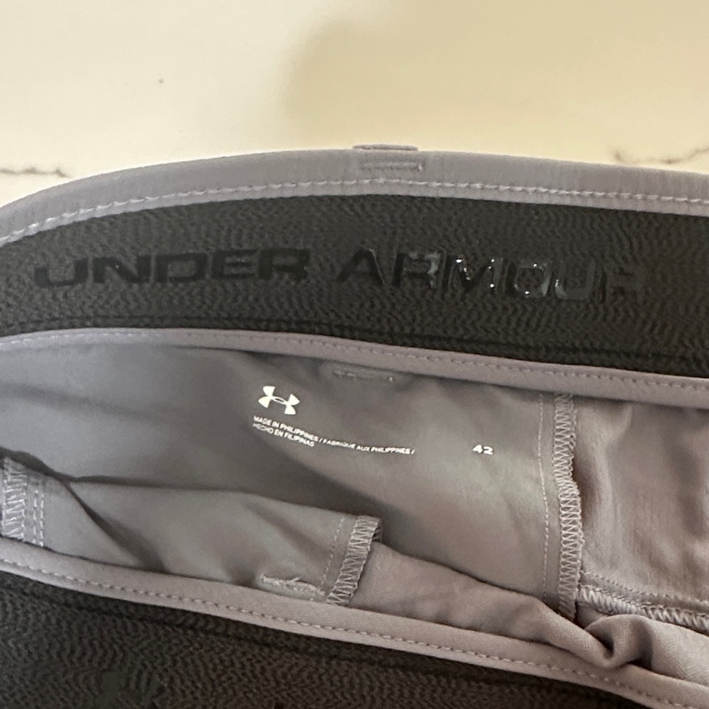 Under Armour Men's Charcoal Flat Front Shorts - Picture 2 of 3